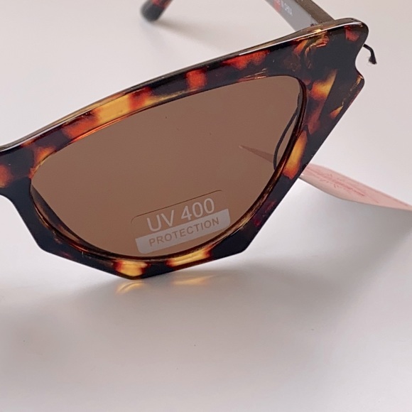 Leopard cat-eye sunglasses! 🕶 🐆 - Picture 4 of 6